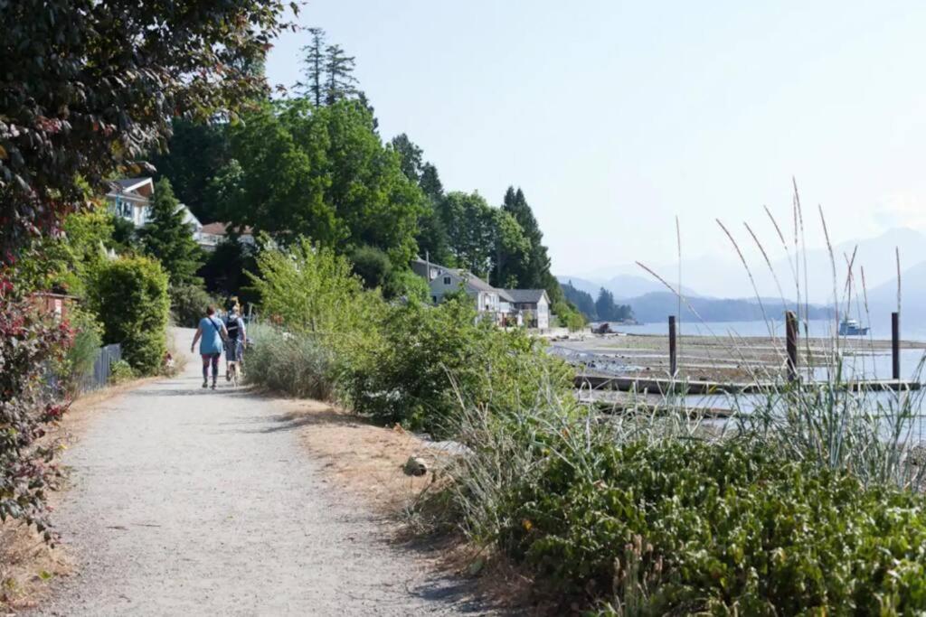 Iconic 3-Story Waterfront 'Marina House' W/ View Villa Gibsons Exterior photo